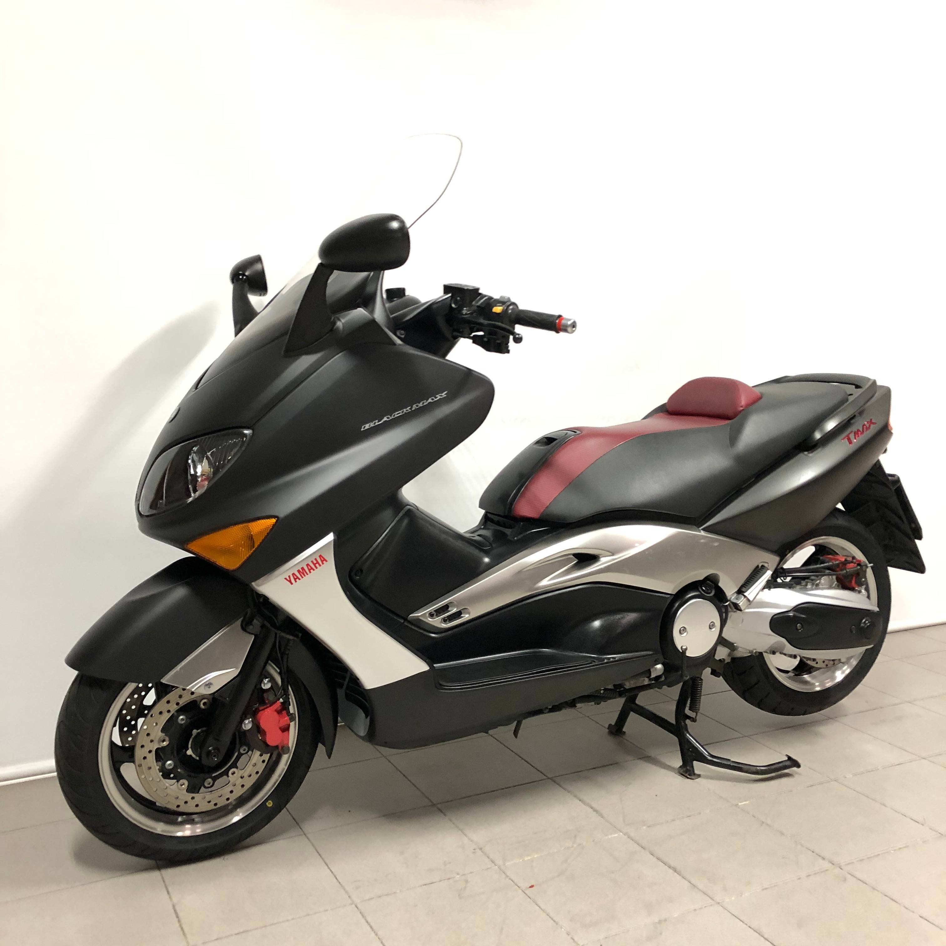 Vendo YAMAHA TMAX 500 BLACK MAX Usata Shock Honda