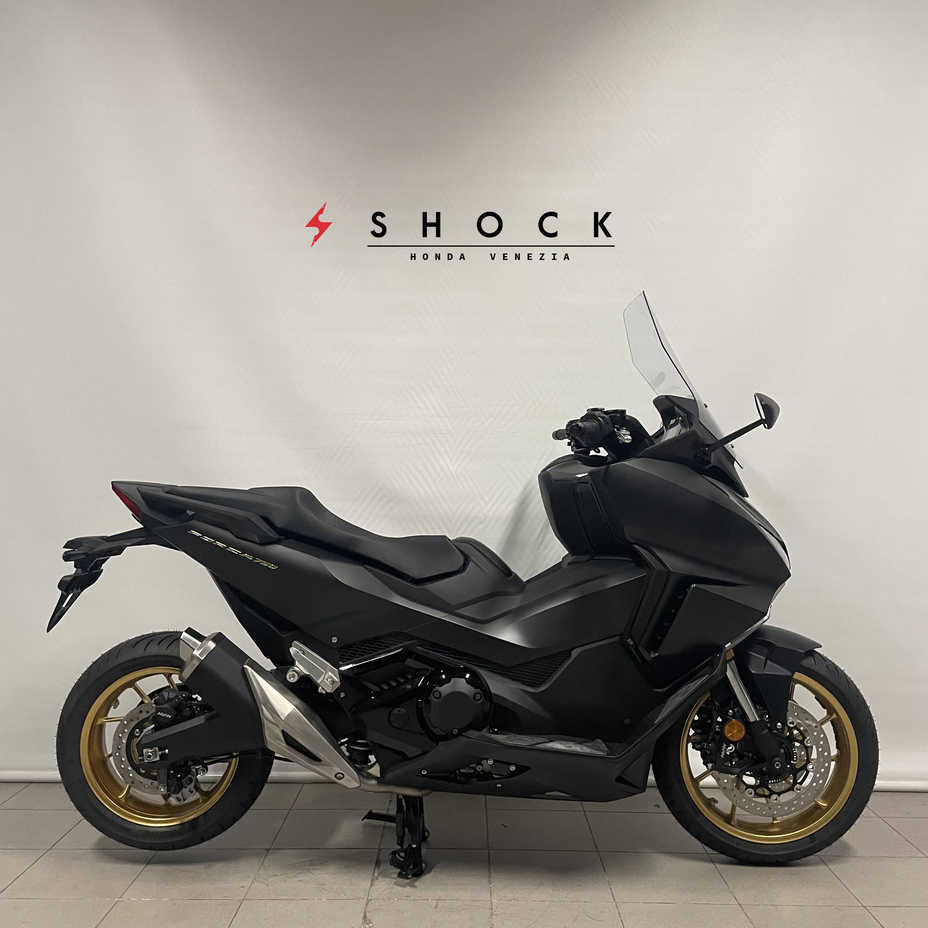 Vendo HONDA FORZA 750 SPECIAL EDITION 2024 Usata Shock Honda